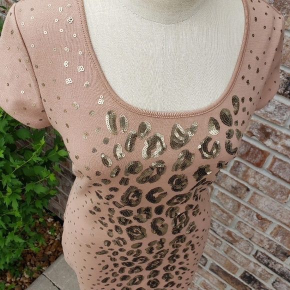 BCBGMAXAZRIA Cap sleeves Sequin Fitted Dress M - Picture 3 of 7